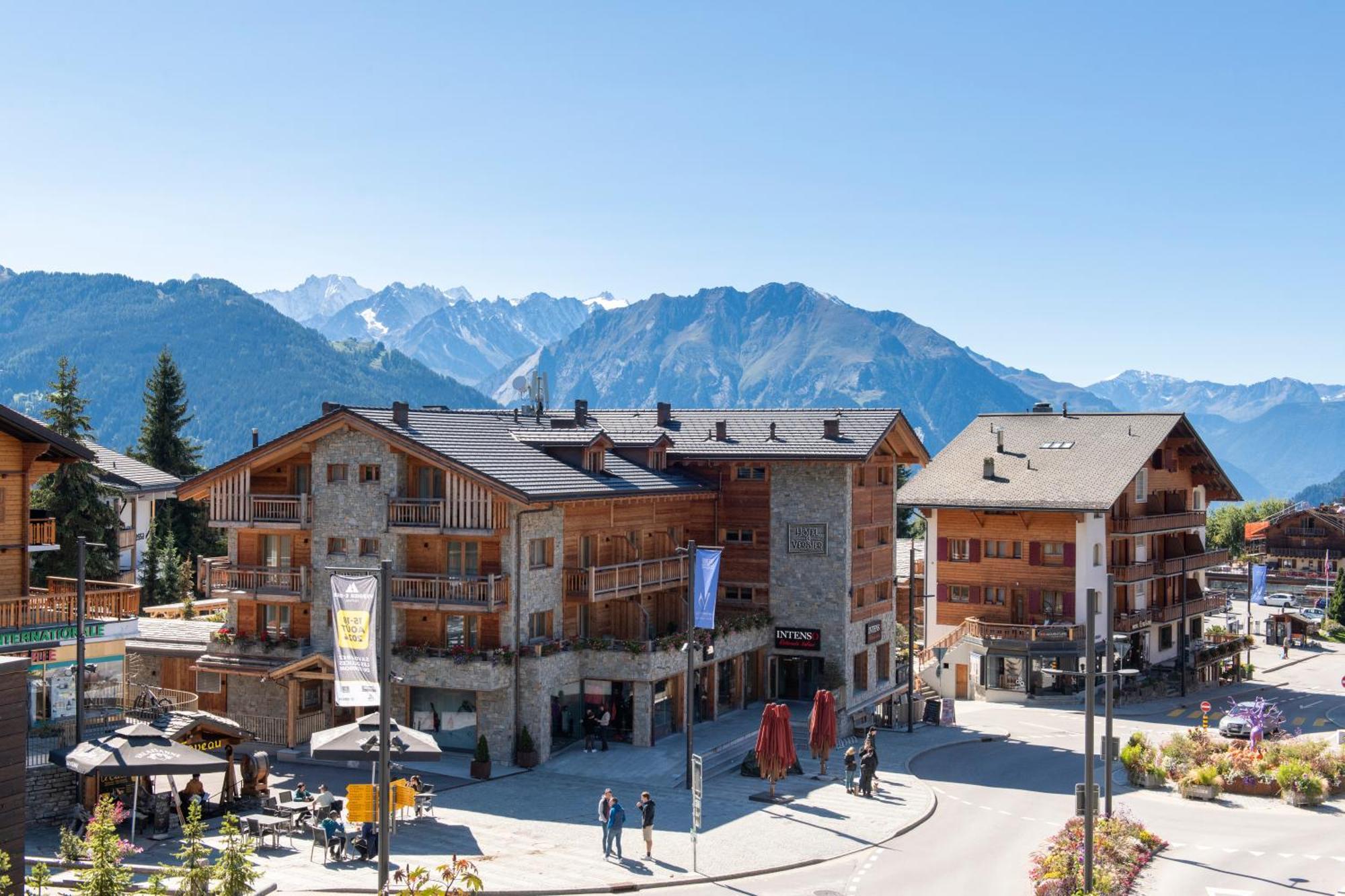 No 8 Bed & Bar Hotel Verbier Bagian luar foto